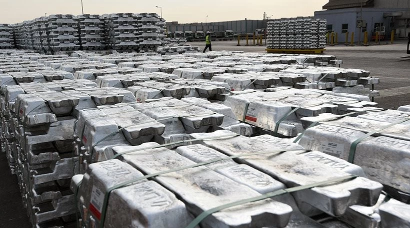 Χάος στην υφήλιο από τον «εμπορικό πόλεμο» των ΗΠΑ με δασμούς σε χάλυβα και αλουμίνιο